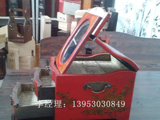點(diǎn)擊查看詳細(xì)信息<br>標(biāo)題：首飾盒側(cè)面 閱讀次數(shù)：3157