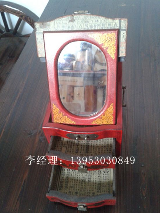 點(diǎn)擊查看詳細(xì)信息<br>標(biāo)題：首飾盒  閱讀次數(shù)：2930