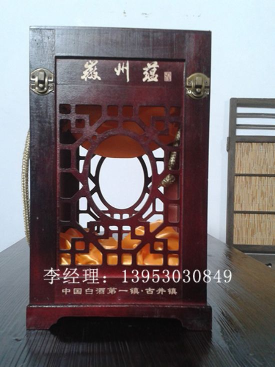 點擊查看詳細(xì)信息<br>標(biāo)題：木制白酒盒 閱讀次數(shù)：3538