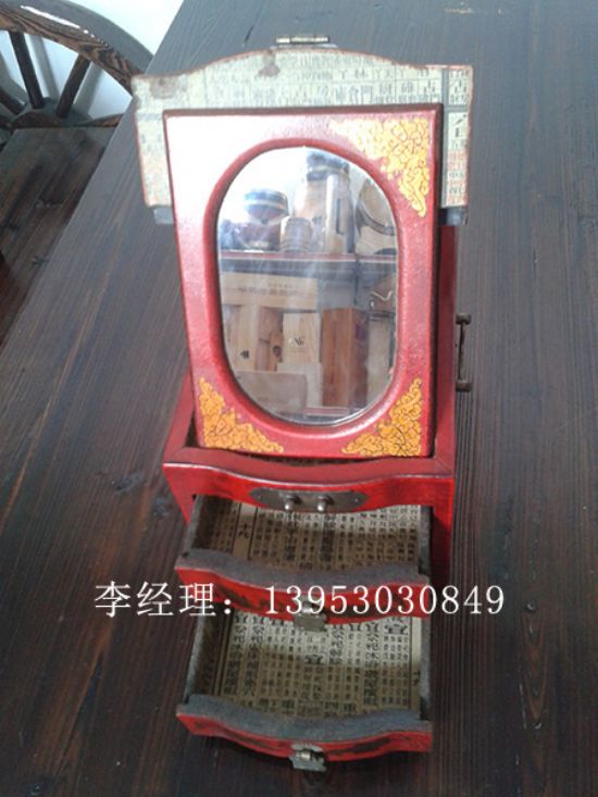 點(diǎn)擊查看詳細(xì)信息<br>標(biāo)題：首飾盒 閱讀次數(shù)：4555