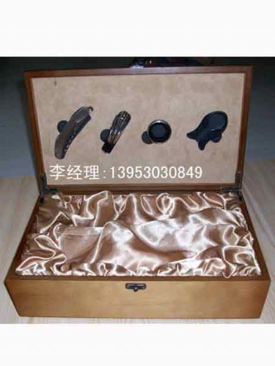 點(diǎn)擊查看詳細(xì)信息<br>標(biāo)題：紅酒木盒 閱讀次數(shù)：2543