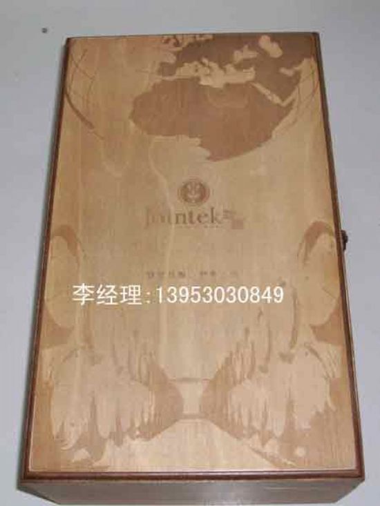 點(diǎn)擊查看詳細(xì)信息<br>標(biāo)題：紅酒木盒 閱讀次數(shù)：2535