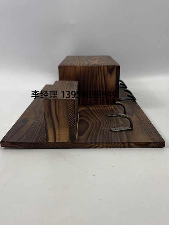 點(diǎn)擊查看詳細(xì)信息<br>標(biāo)題：掛架 閱讀次數(shù)：2505