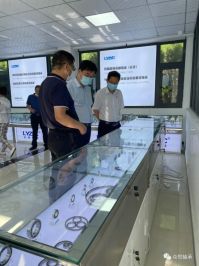 洛陽(yáng)市副市長(zhǎng)魏險(xiǎn)峰在宜陽(yáng)縣委書(shū)記張漢智陪同下來(lái)我公司調(diào)研！